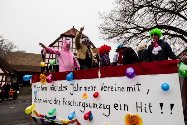 faschingsumzug-2015-42-20150217-2082582777403F1B21-C59E-6C32-1512-AEBEC6D253B2.jpg